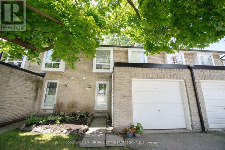 Property Photo: 264 Royal Orchard Boulevard 22 ON L3T 3E7