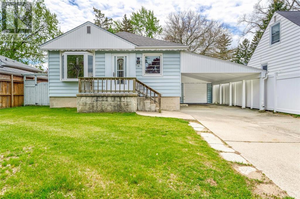 Property Photo: 711 Rosedale Avenue ON N7V 1Z8