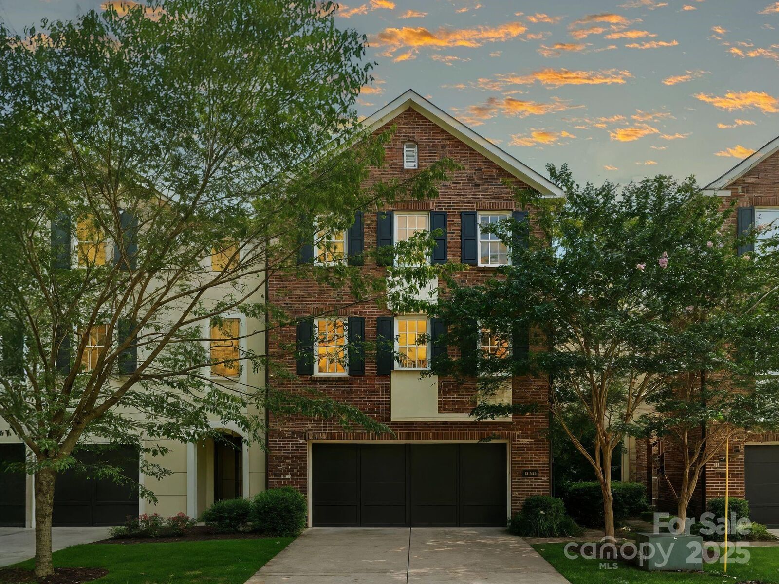 Property Photo:  1614 Lombardy Circle  NC 28203 