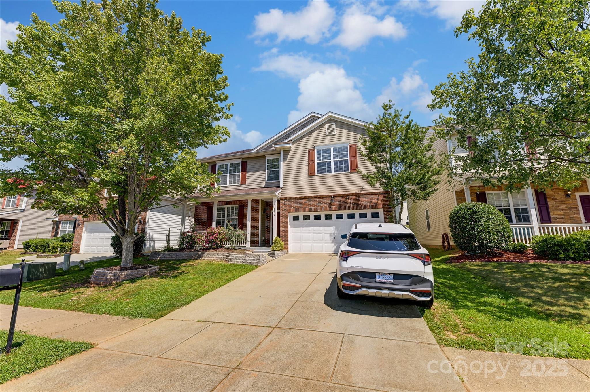 Property Photo: 2015 Savannah Hills Drive NC 28105