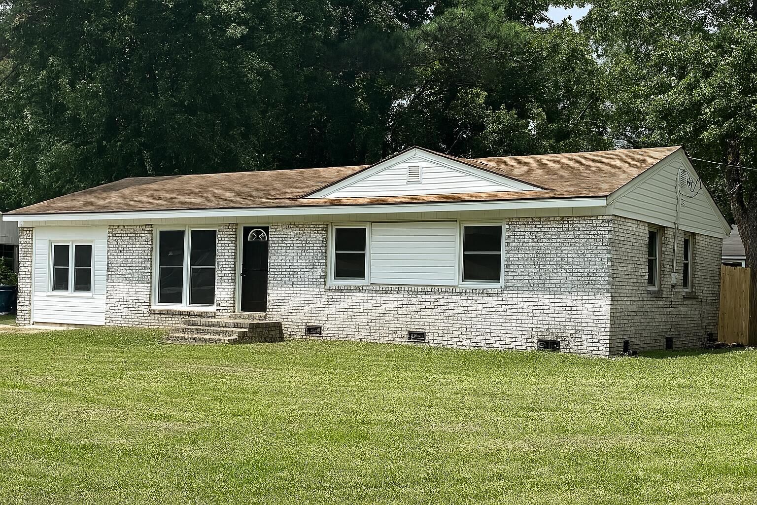 Property Photo:  1847 Mepkin Road  SC 29407