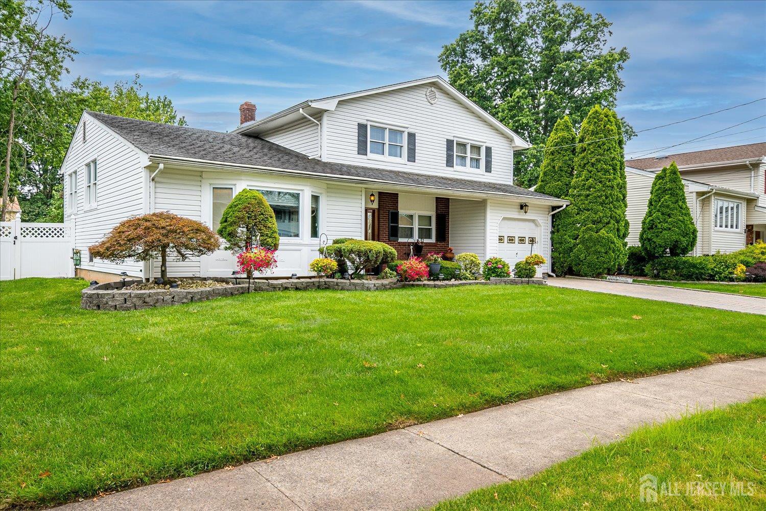 Property Photo:  10 Rainbow Drive  NJ 07067 