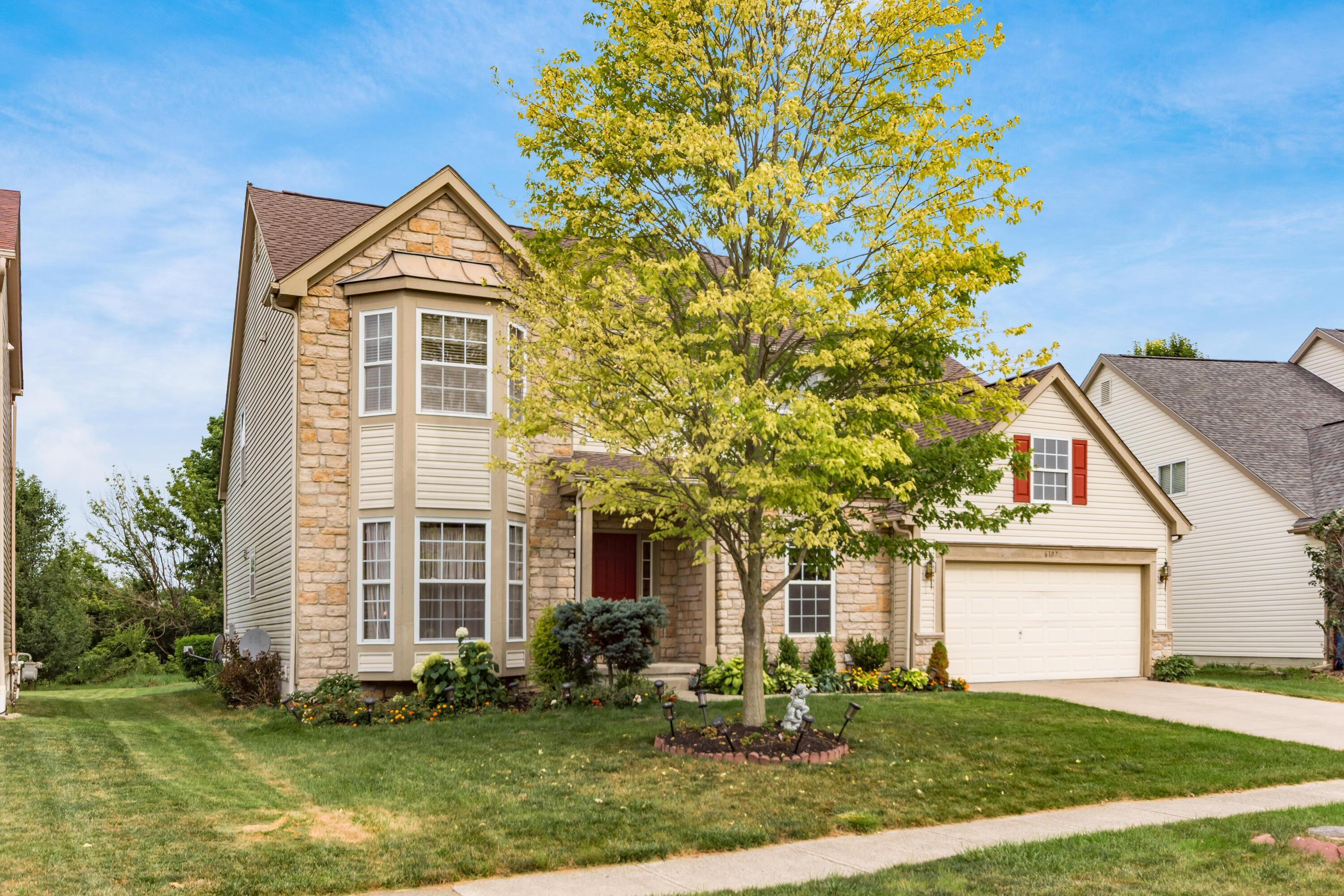 Property Photo: 6107 Heritage Farms Drive OH 43026