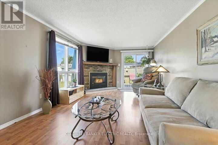 Property Photo:  18 Loyalist Court  ON L1B 1A8 