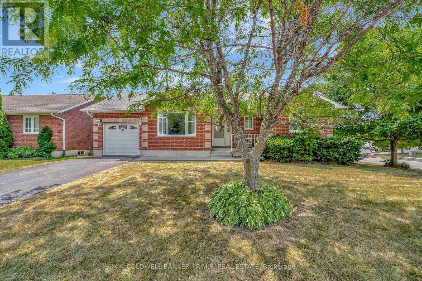 Property Photo: 7 Eakins Crescent ON K9V 6H8