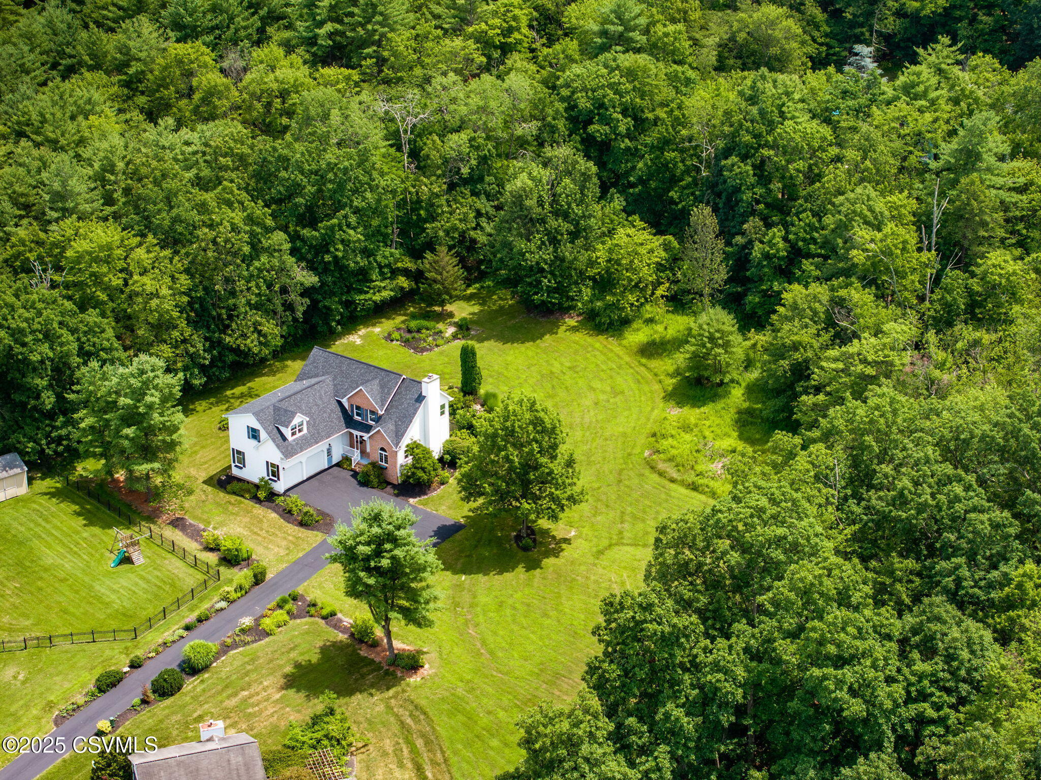 Property Photo: 138 Thistle Way PA 17821