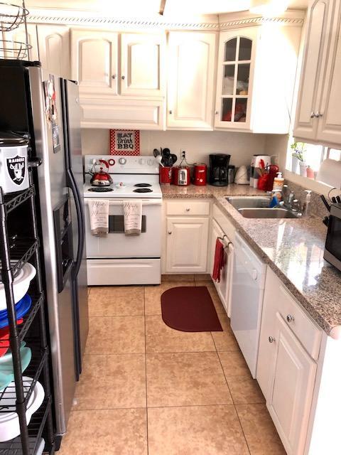 Property Photo: 73427 Santa Rosa Way CA 92260