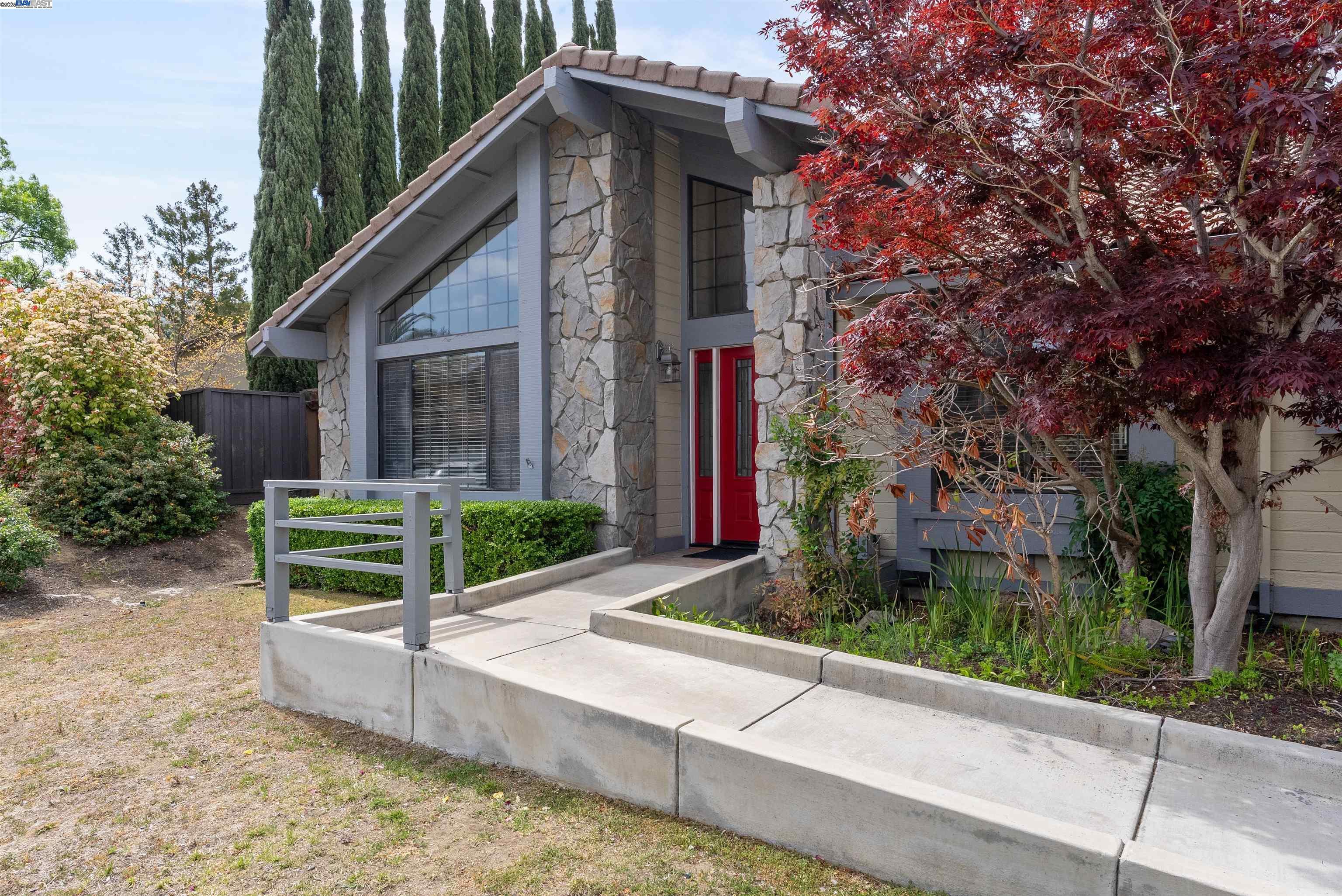 Property Photo: 1116 Vista Point Ln CA 94521