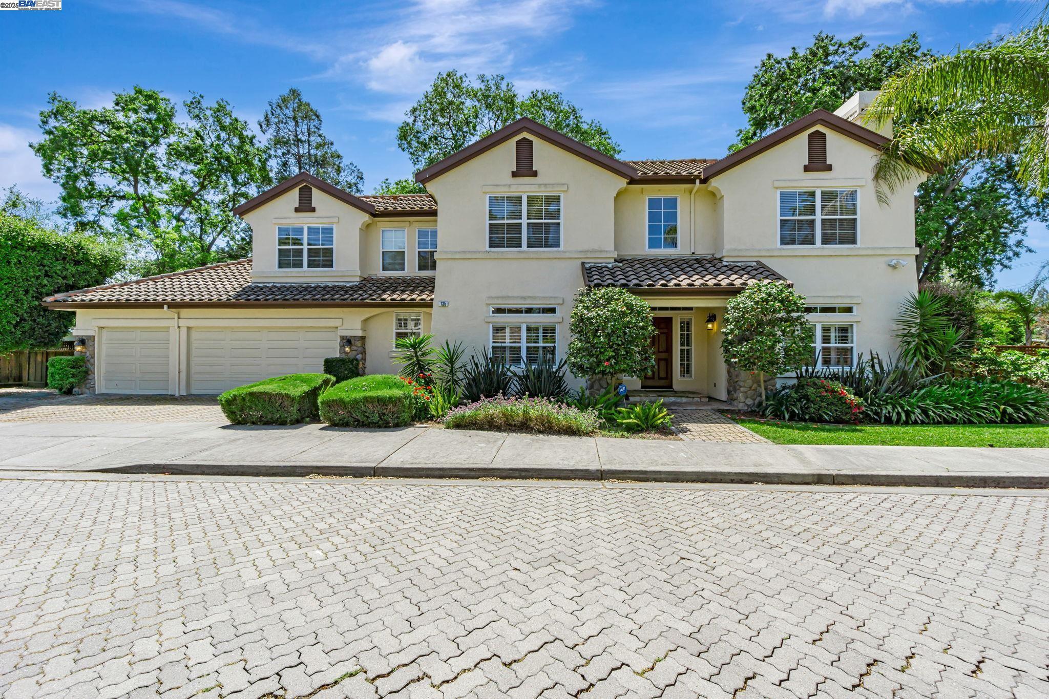 Property Photo: 135 Cara Ct CA 94596