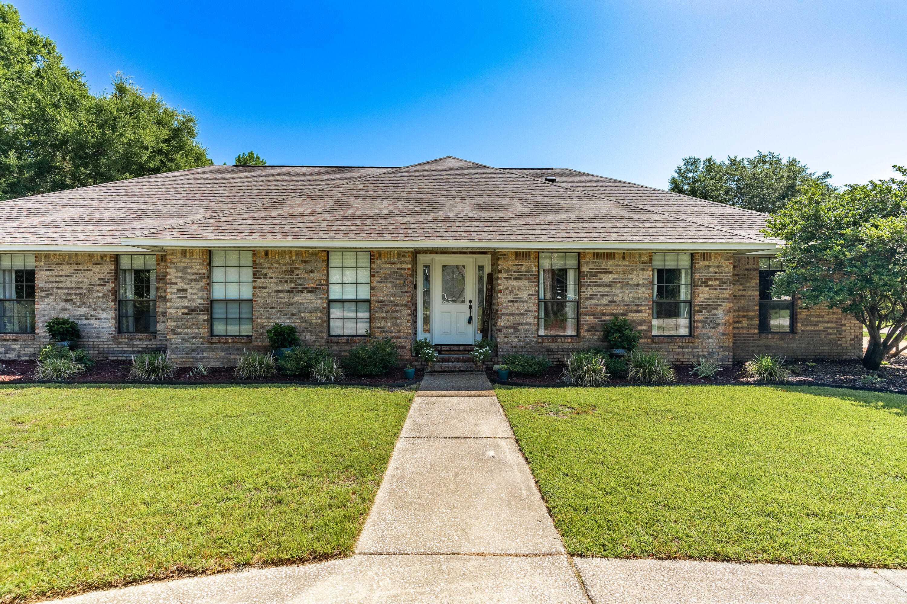 Property Photo: 2312 Valley Place FL 32566