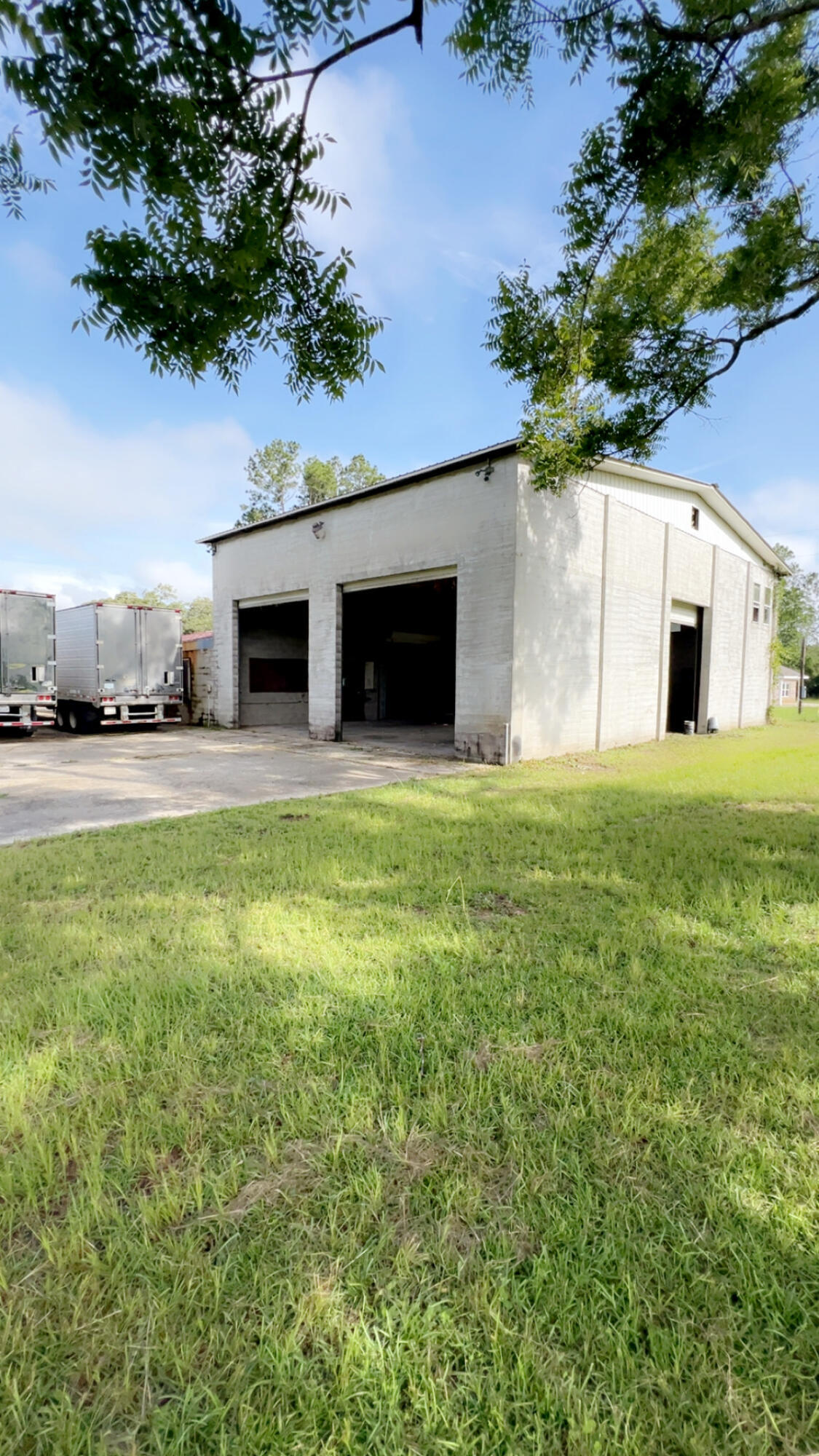 Property Photo: 7350 Allen Road FL 32567