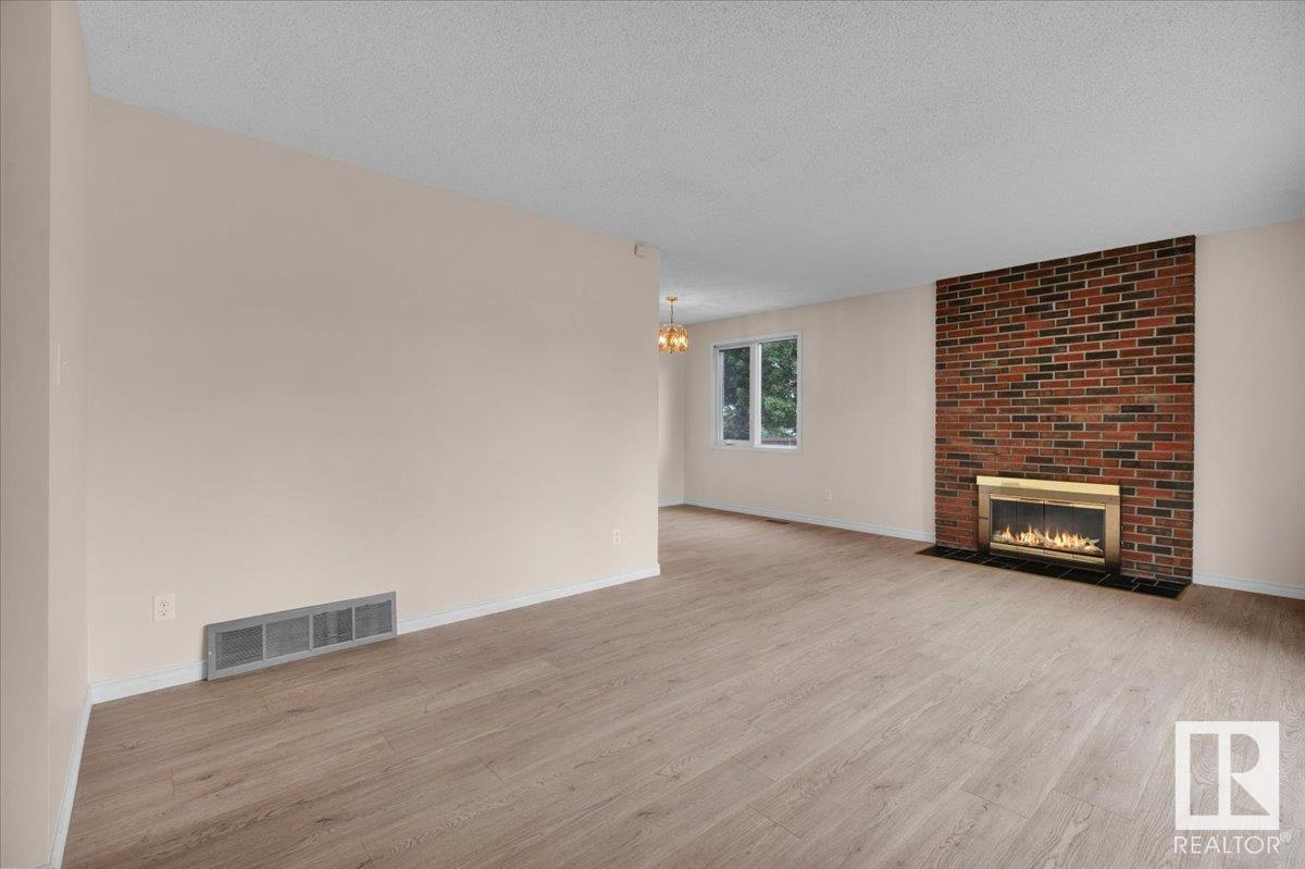 Property Photo:  223 Graham Place  AB T8A 3N8 