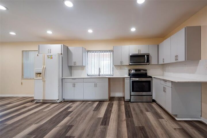 Property Photo: 7441 NW 13th St FL 33313