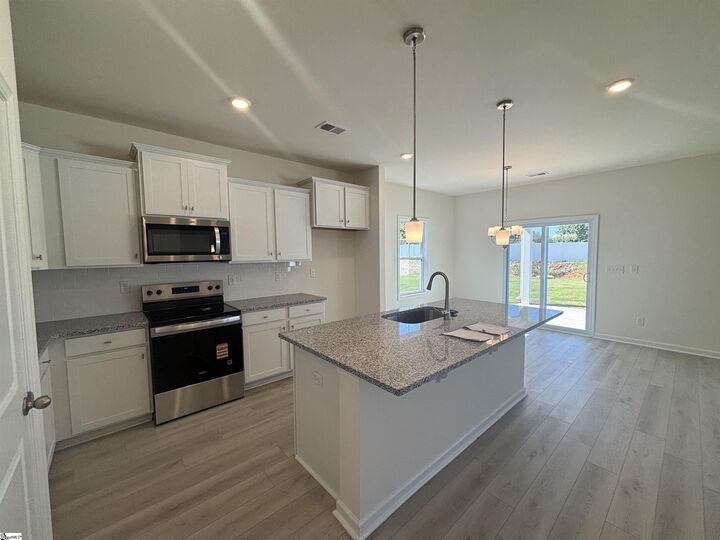 Property Photo: 2006 Halton Oaks Drive SC 29303