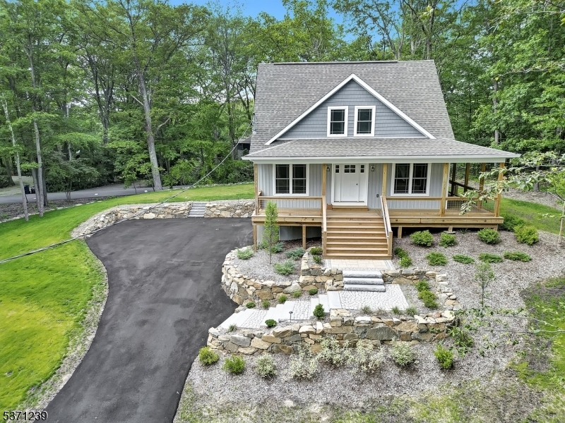 Property Photo: 305 Mountainside Dr NJ 07422