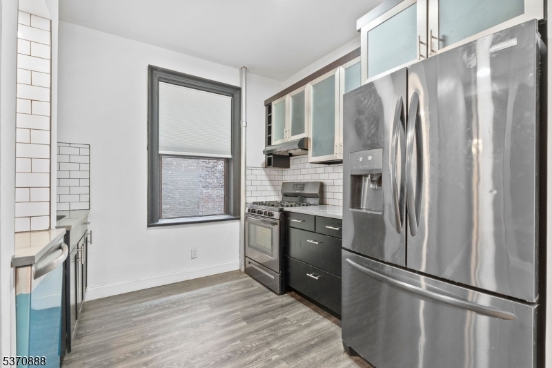 Property Photo:  275 Harrison Ave B1  NJ 07304 