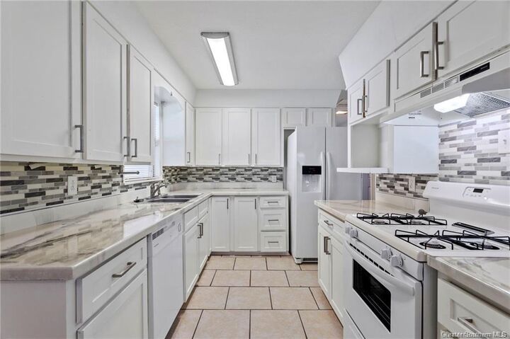 Property Photo: 1501 Meadow Drive LA 70607