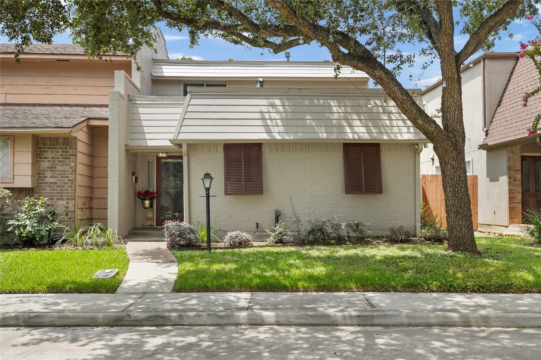 Property Photo:  4406 Basswood Lane  TX 77401 