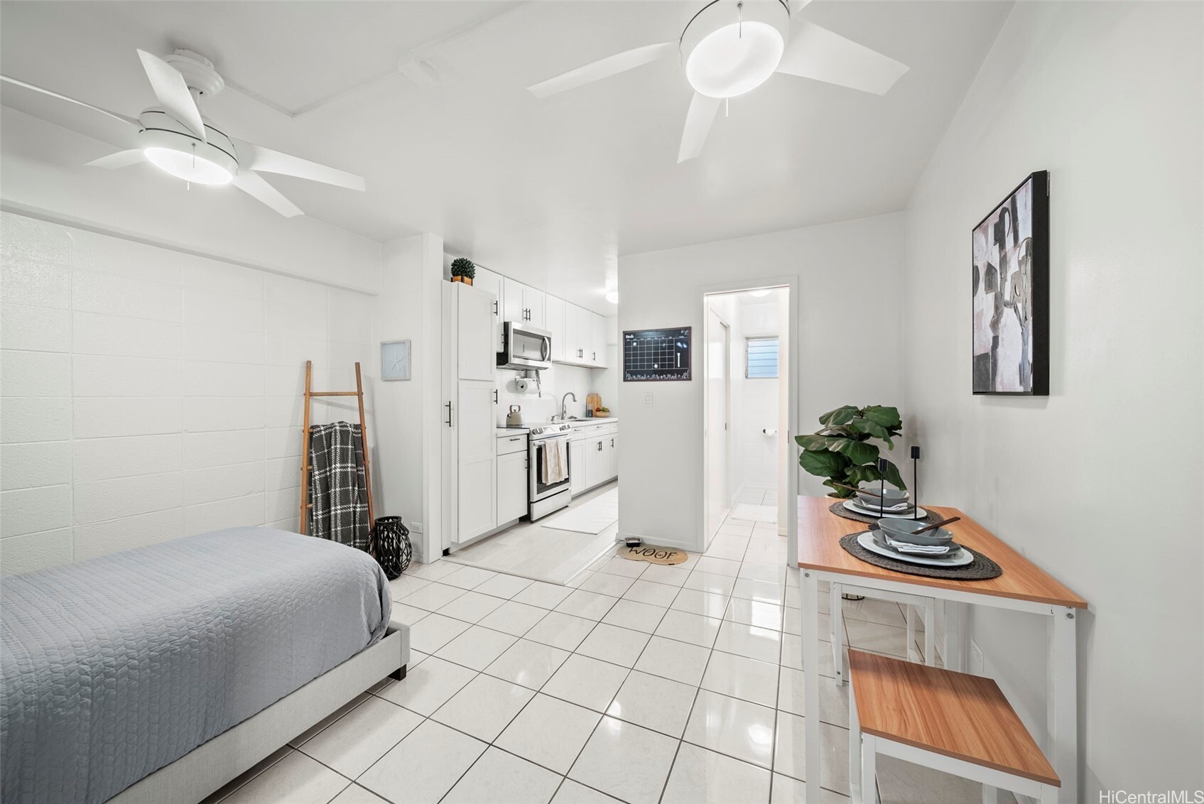 Property Photo:  909 University Avenue 210  HI 96826 