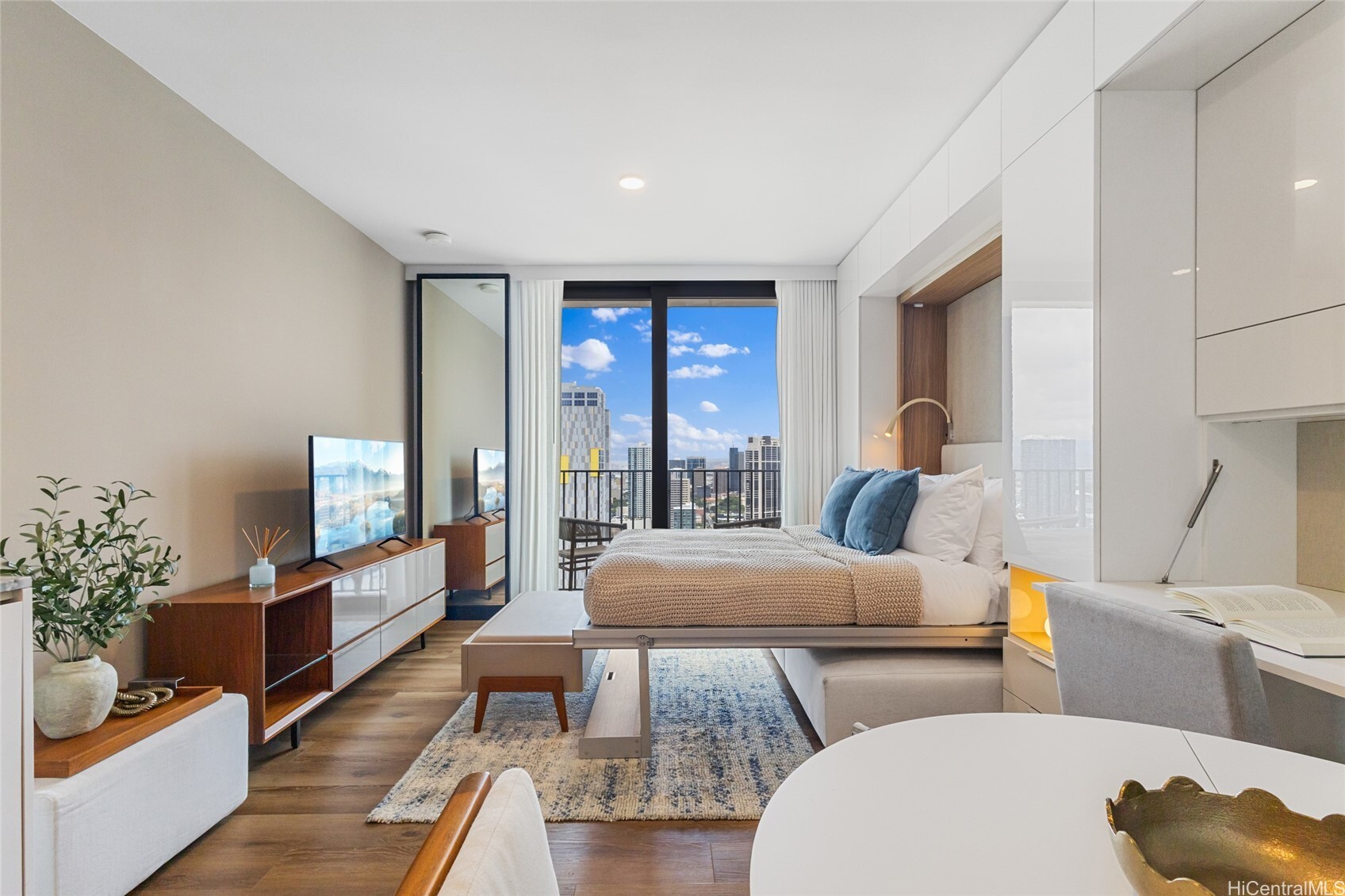 987 Queen Street 3209  Honolulu HI 96814 photo