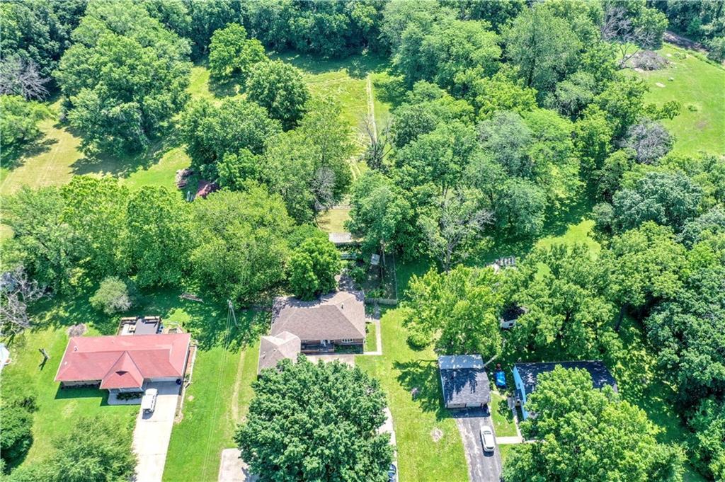 Property Photo: 14121 S Haven Road MO 64030