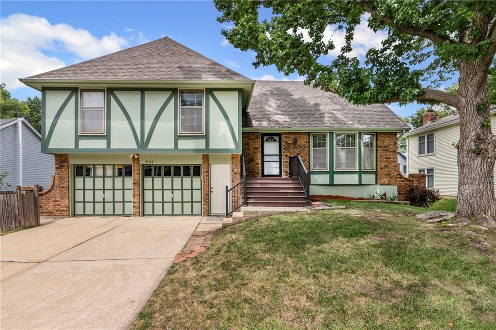Property Photo: 1952 Sleepy Hollow Drive KS 66062