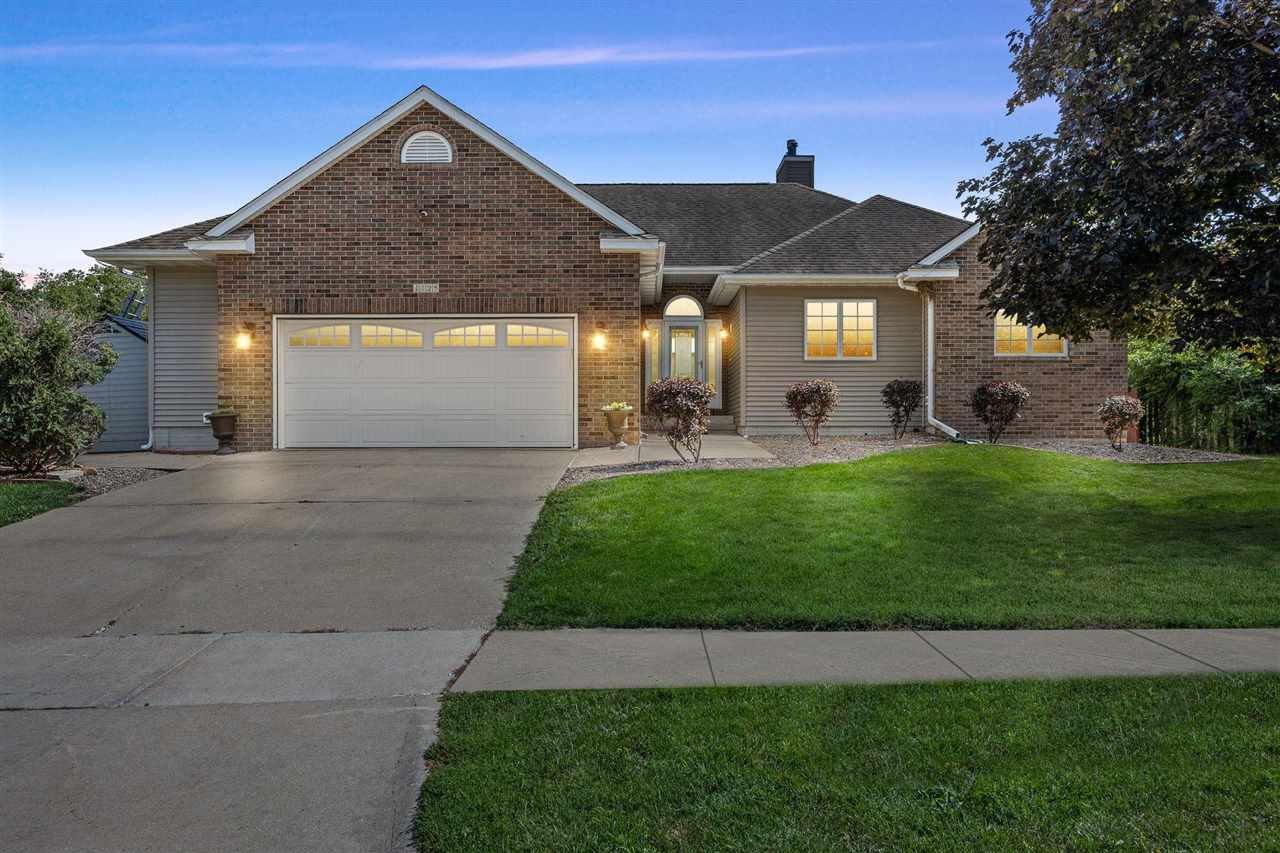 Property Photo: 1125 Saint Andrews Dr IA 52317
