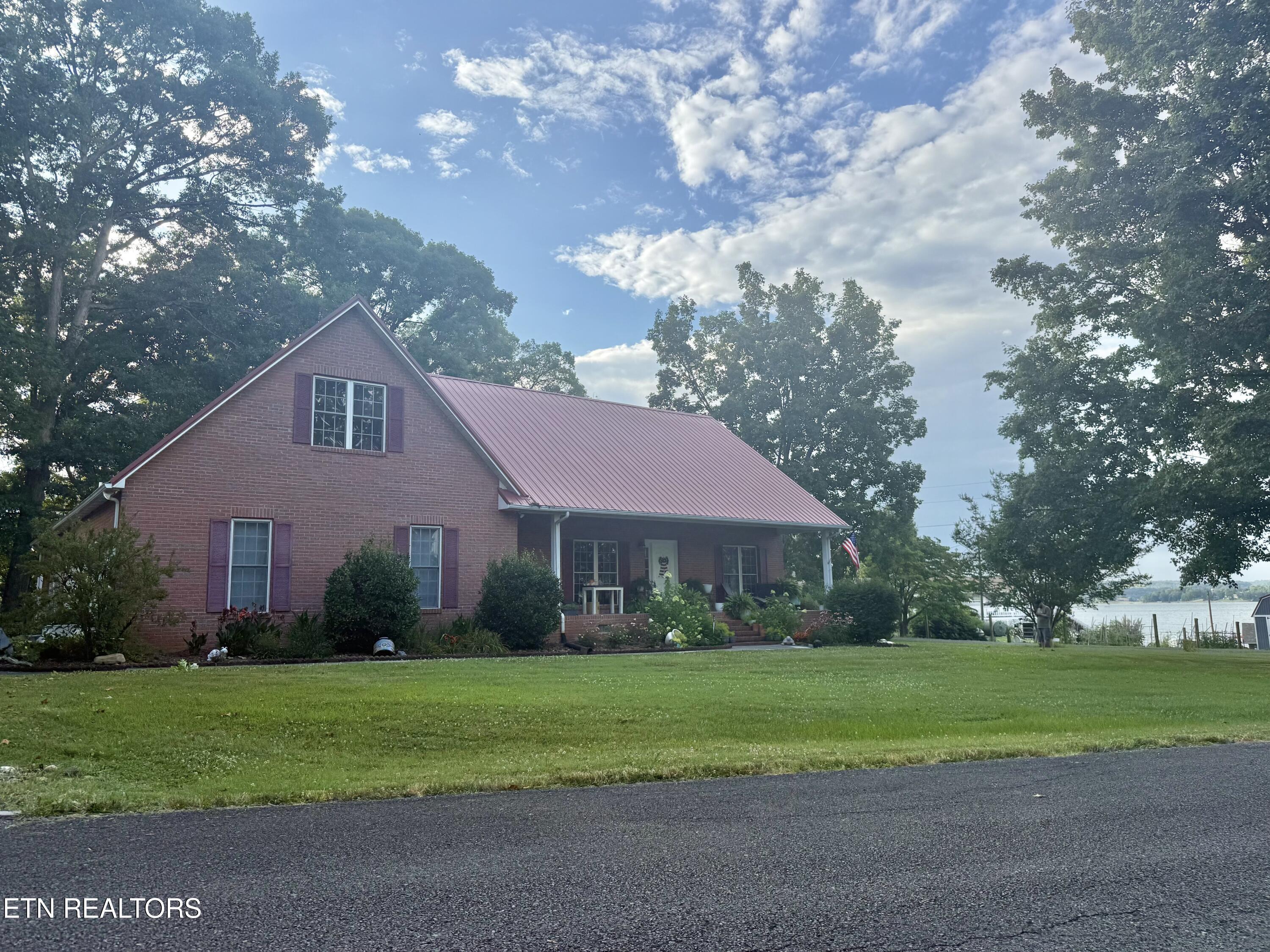 Property Photo: 1750 Breezie Point Lane TN 37725
