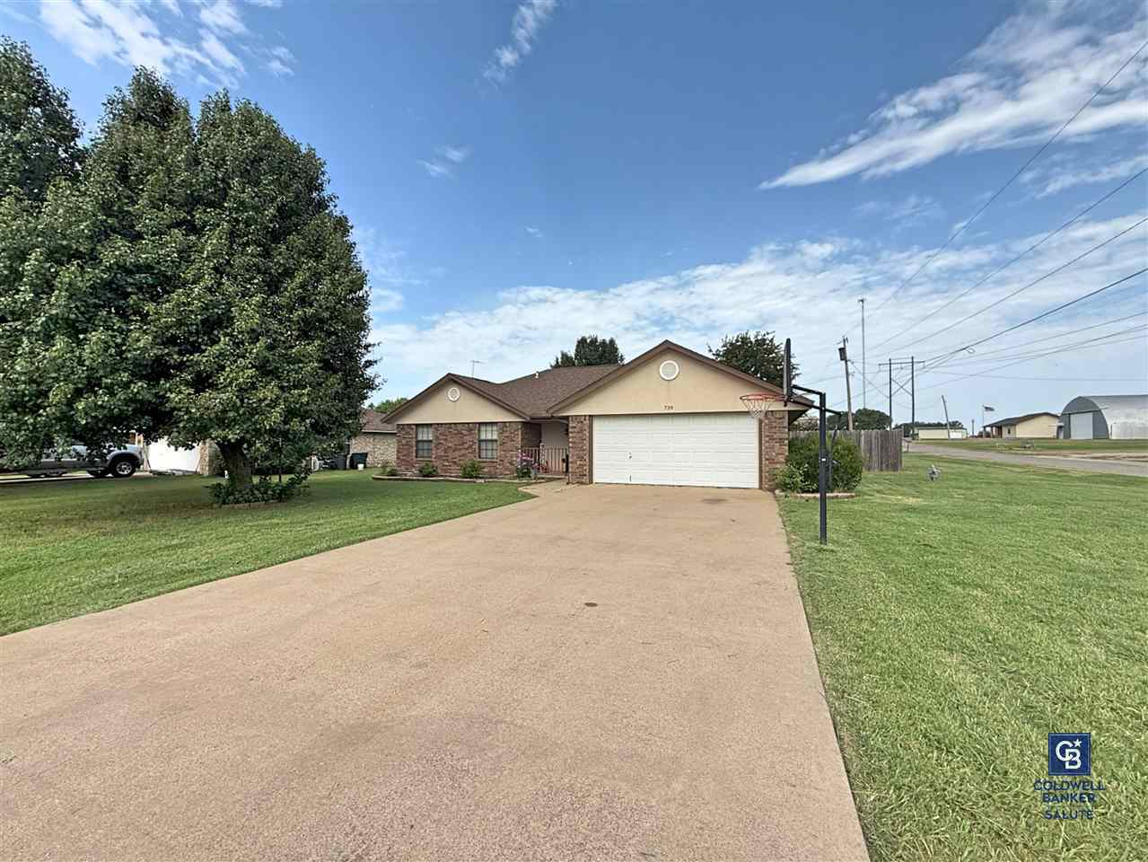 Property Photo:  739 N 3rd Street  OK 73029 