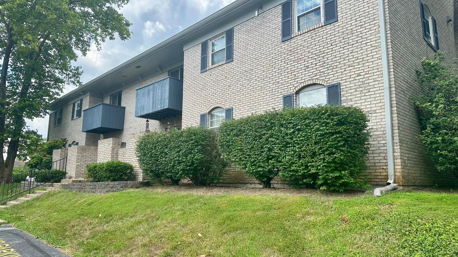 Property Photo:  1048 Armstrong Mill Road  KY 40517 