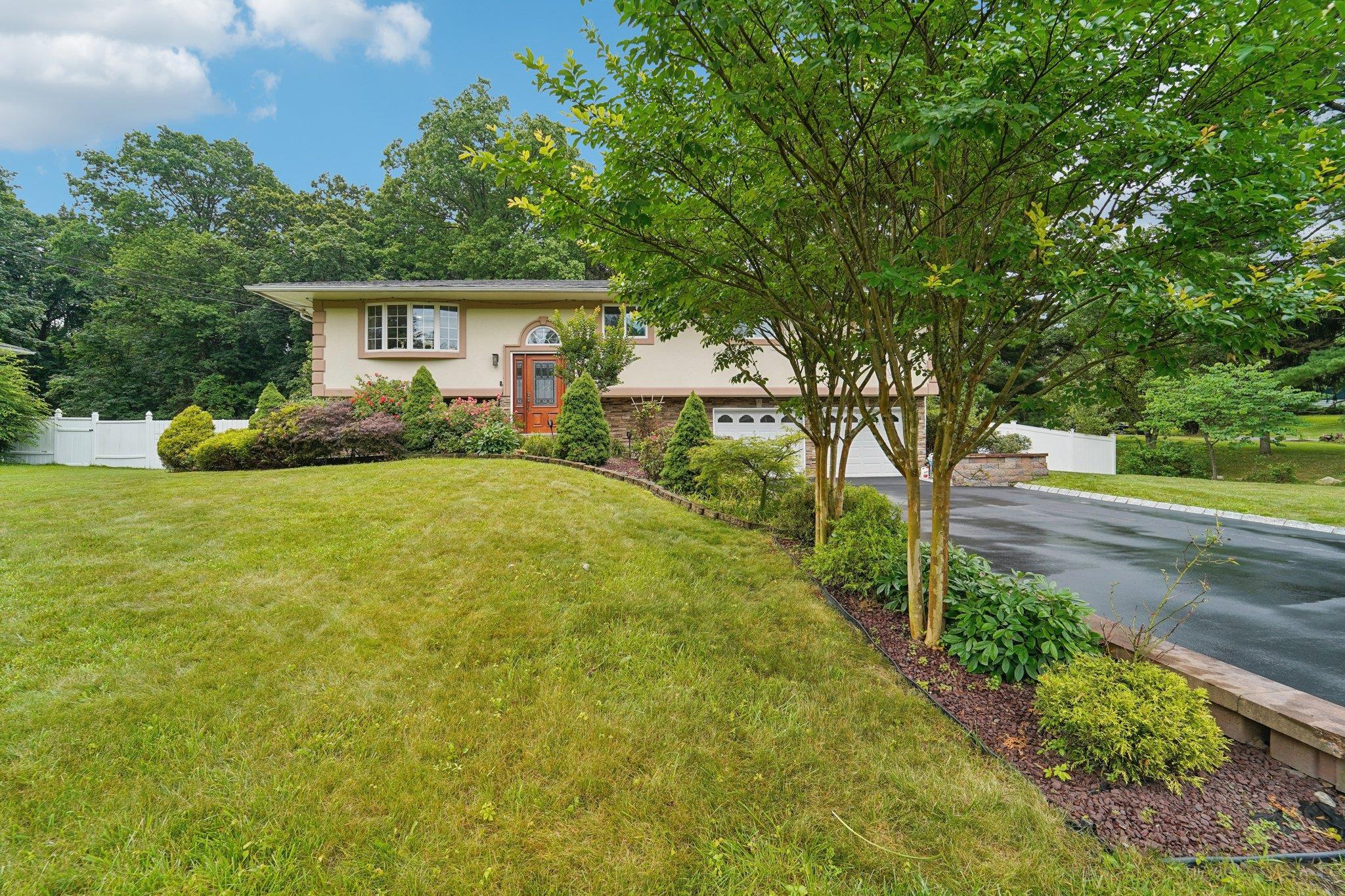 Property Photo:  30 Birchwood Terrace  NY 10954 