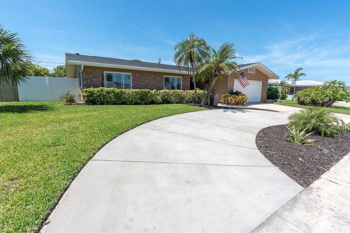 Property Photo:  14060 102nd Avenue  FL 33774 