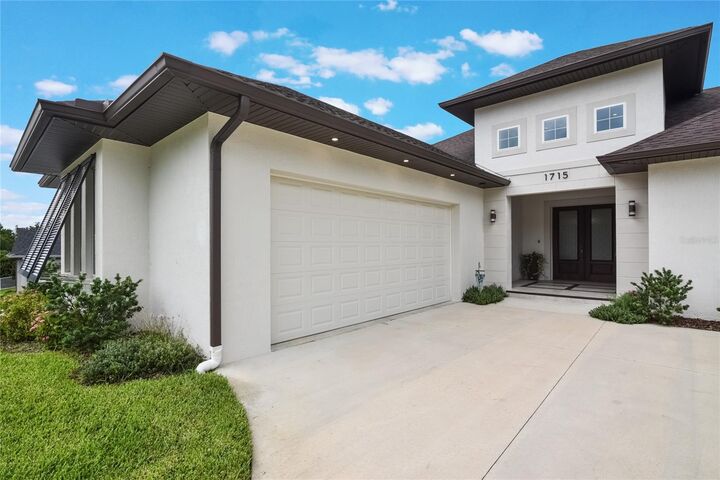 Property Photo: 1715 SW 27 Th Place FL 34471