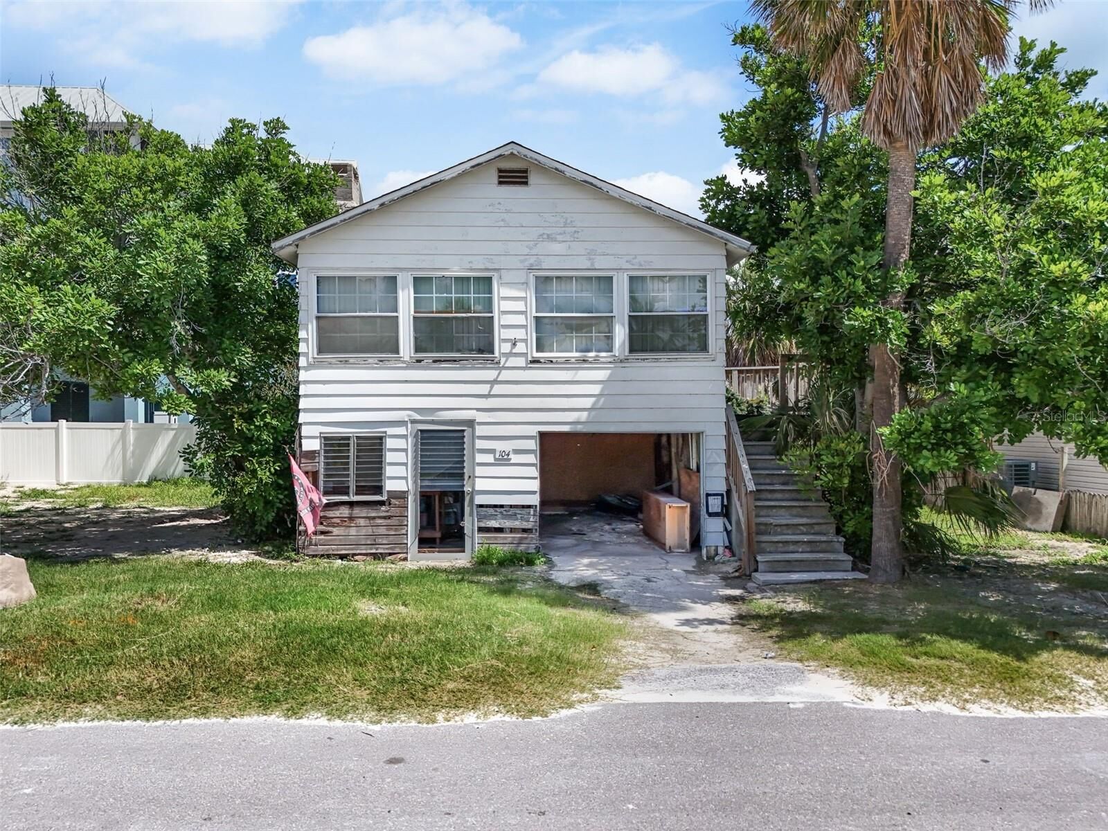 Property Photo: 104 10th Street S FL 34217