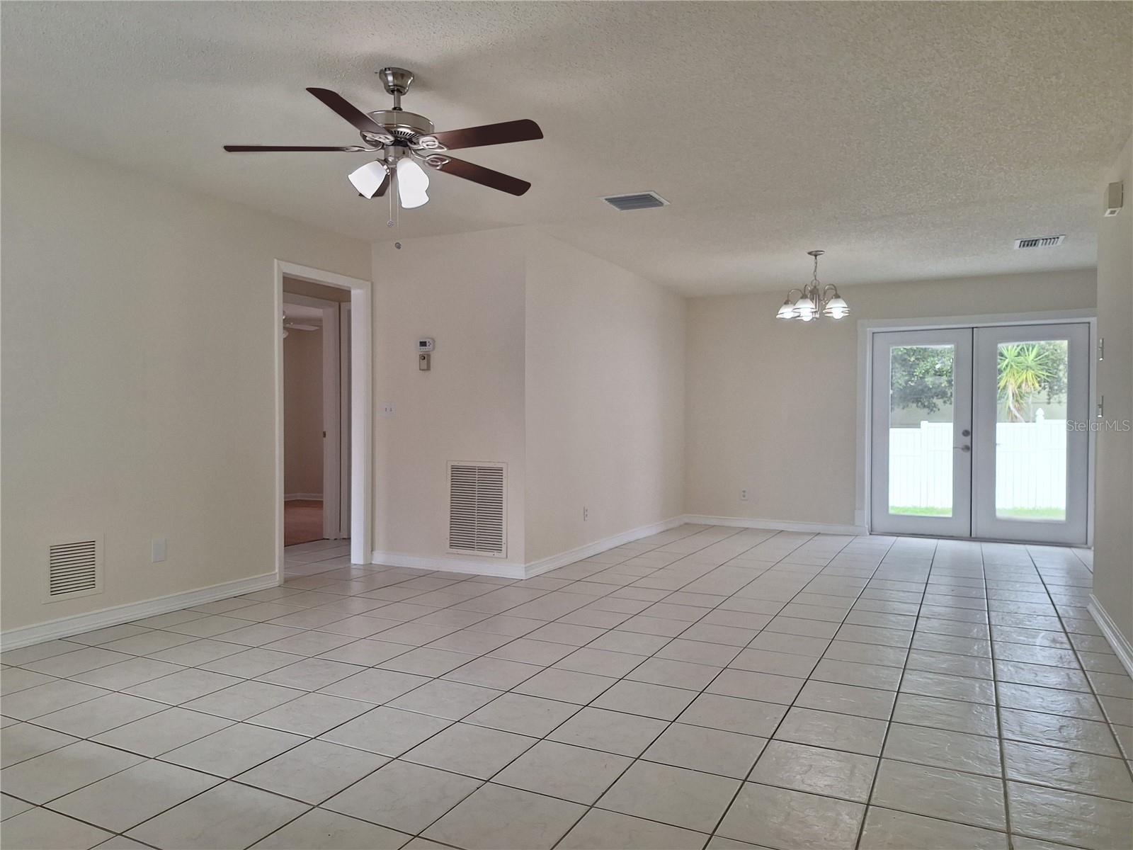 Property Photo:  1611 Cromwell Drive  FL 34689 
