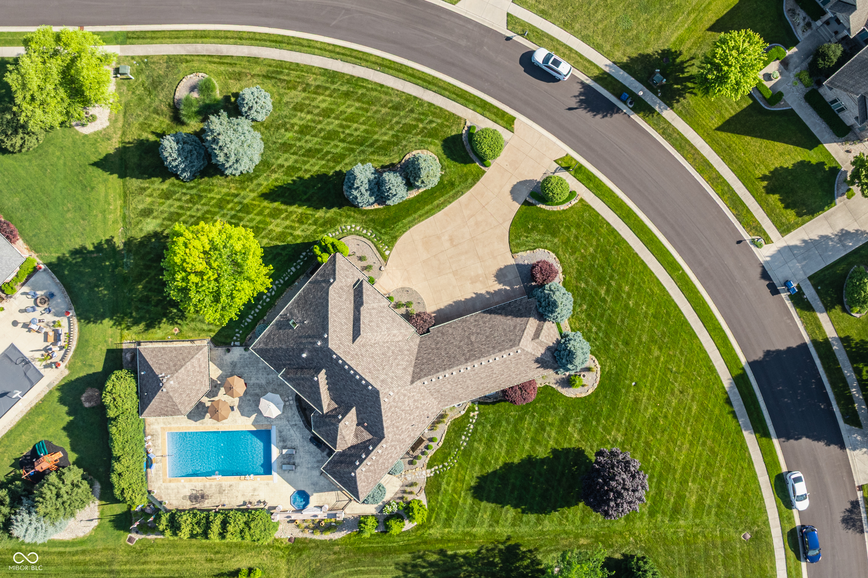 Property Photo: 4930 Benthaven Drive E IN 46106