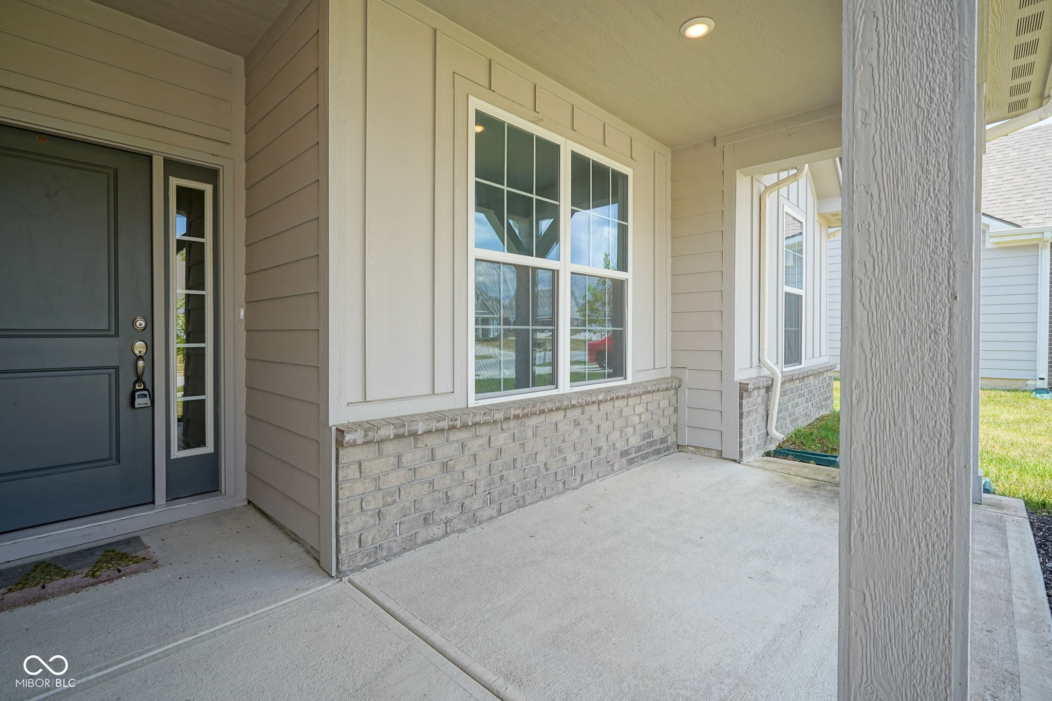Property Photo: 2541 Riviera Place IN 46143