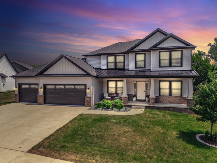 Property Photo: 207 Eldon Drive IL 61736