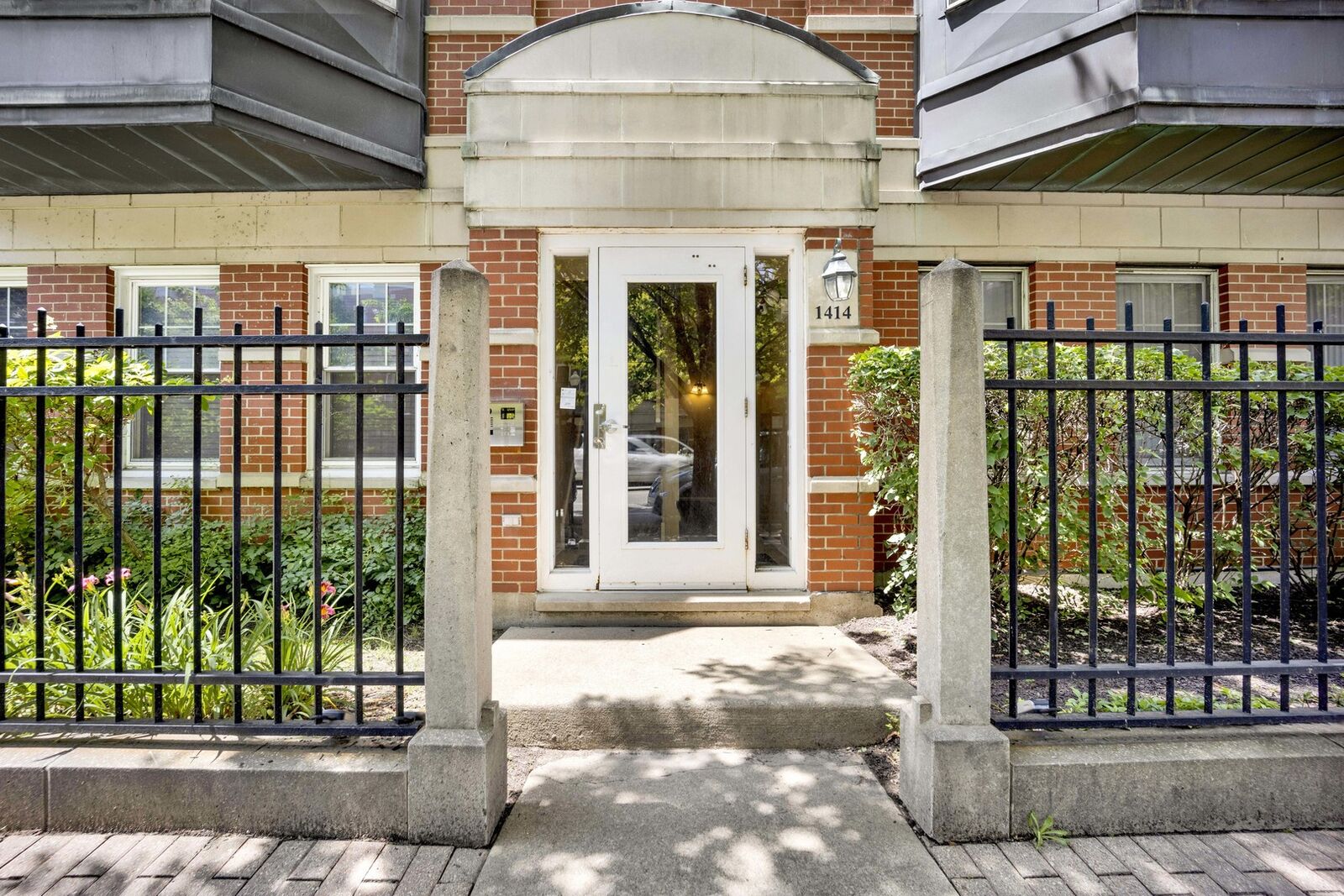 Property Photo: 1414 S Halsted Street 3A IL 60607