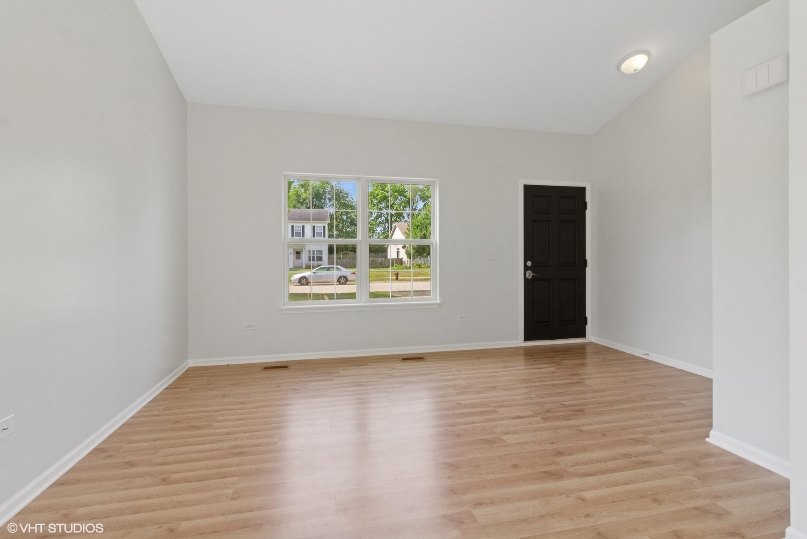 Property Photo:  2715 Hoffman Street  IL 60545 