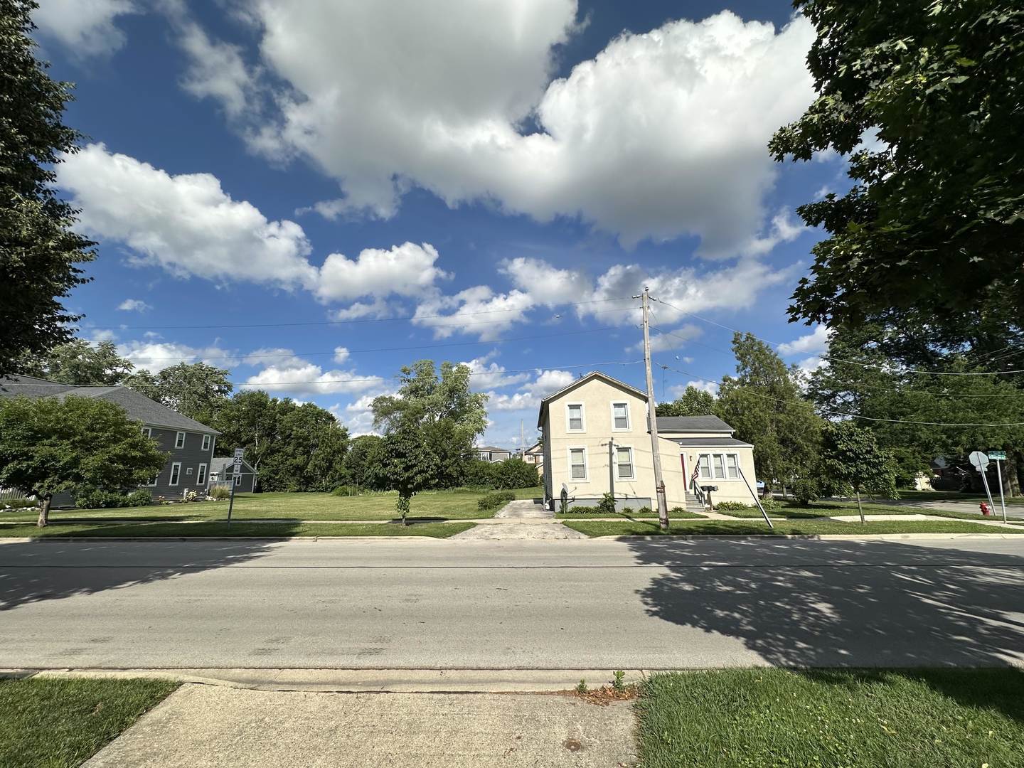 Property Photo: 235 S Dunton Avenue IL 60005