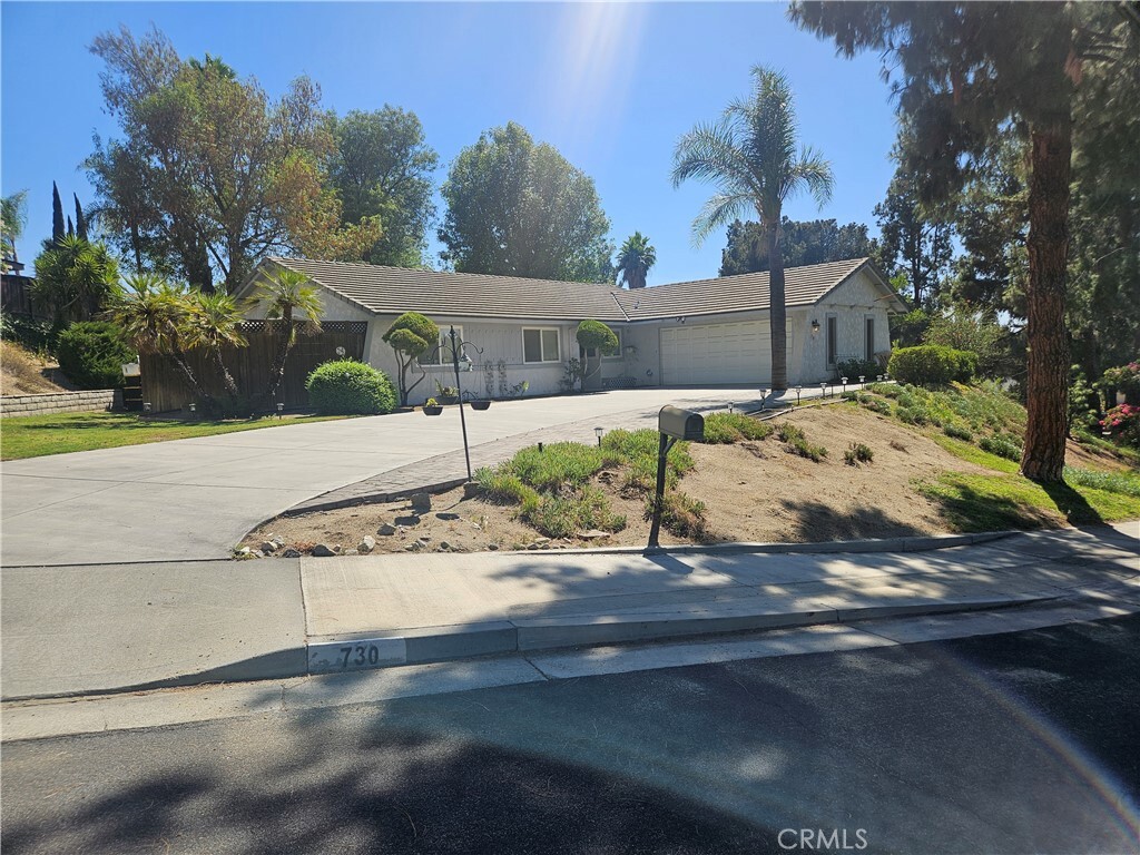 Property Photo: 730 Via Concepcion CA 92506