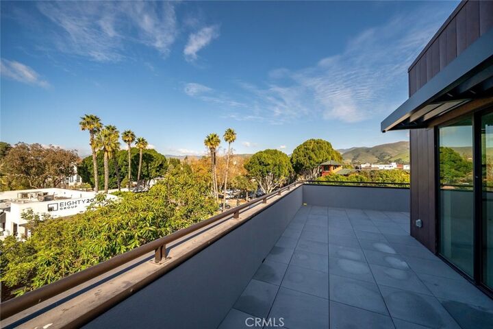 Property Photo:  581 Higuera Street 210  CA 93401 