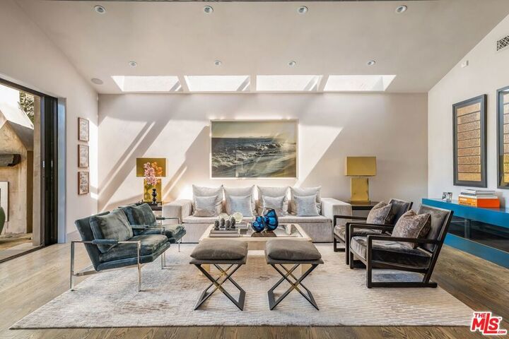 Property Photo:  1424 Oriole Drive  CA 90069 