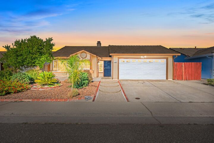 Property Photo:  8880 Sonoma Valley Way  CA 95829 