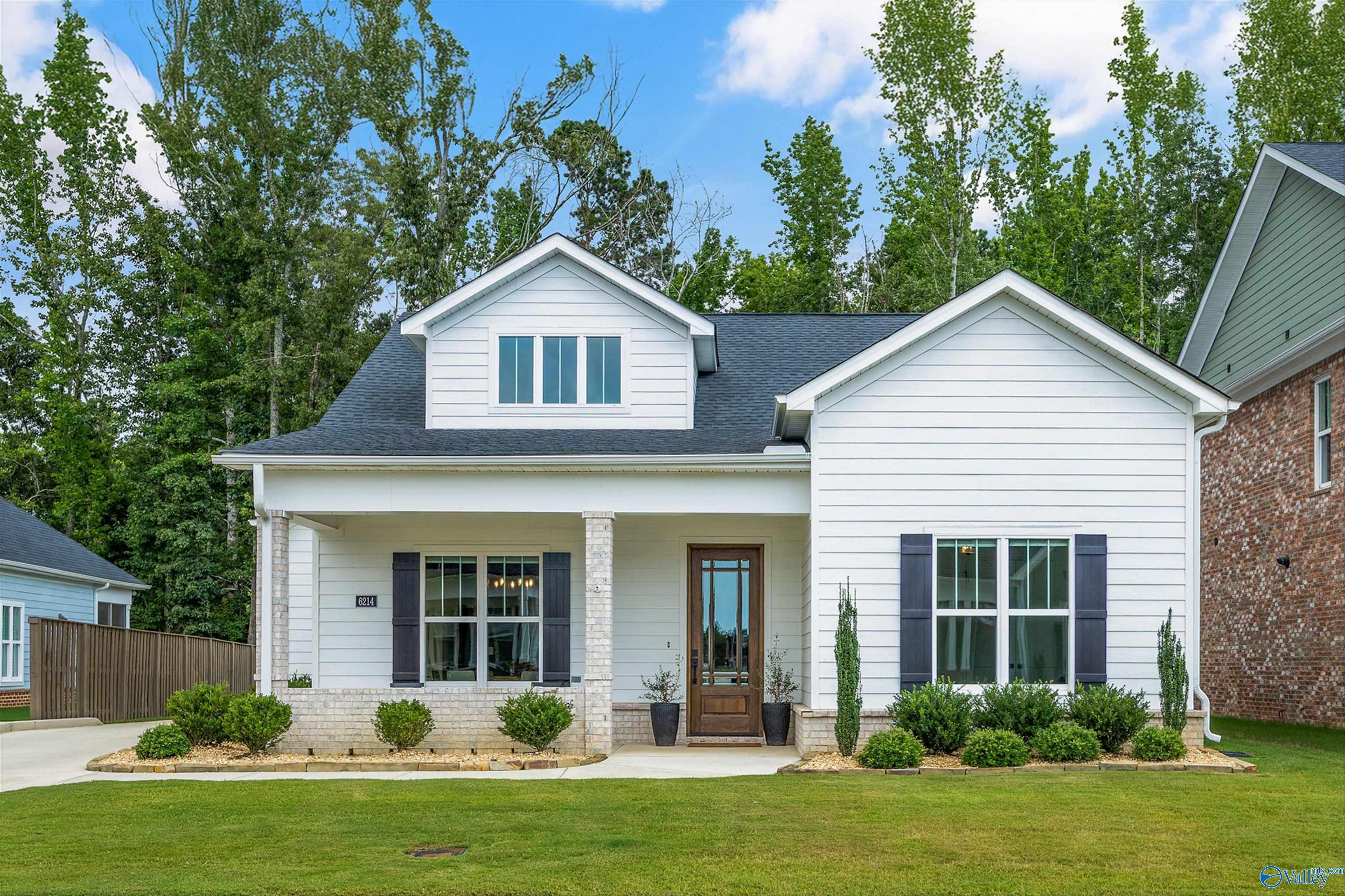 6214 Pembrook Pond Place SE  Owens Cross Roads AL 35763 photo
