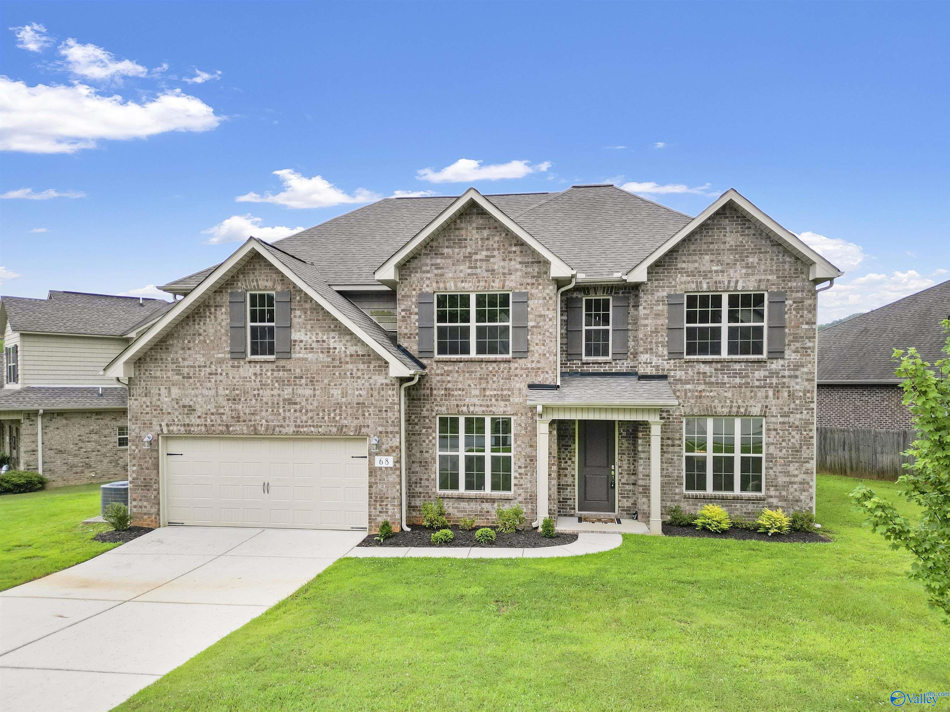 Property Photo:  68 Churchill Terrace  AL 35603 