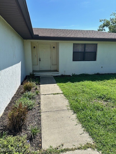 Property Photo: 2175 Wyandotte Avenue FL 33920