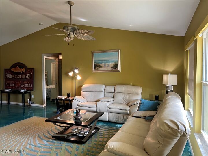 Property Photo: 11406 Argentine Court FL 33922