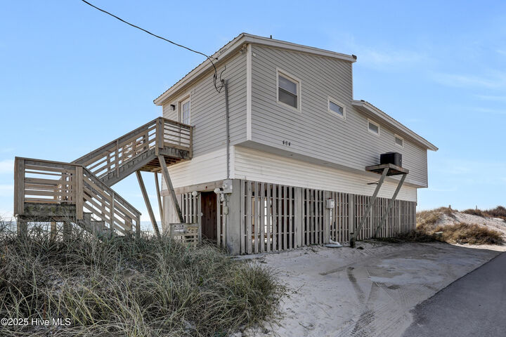 Property Photo:  464 Topsail Road  NC 28460 